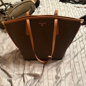 Michael Kors tote